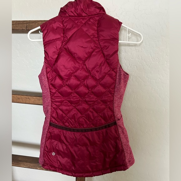 Lululemon Puffer Down Vest “For A Run Vest” Cranberry Women’s SZ 4 - Picture 4 of 7
